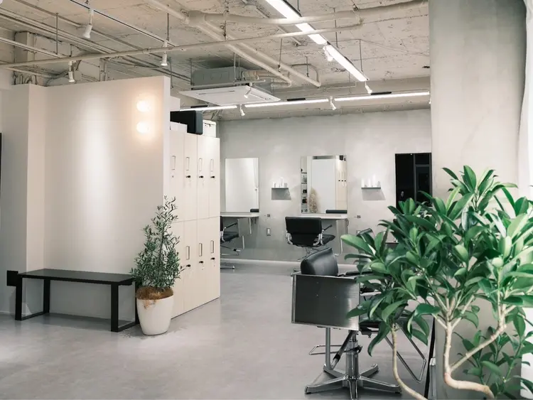 ALMAbyROSAの内観・外観2