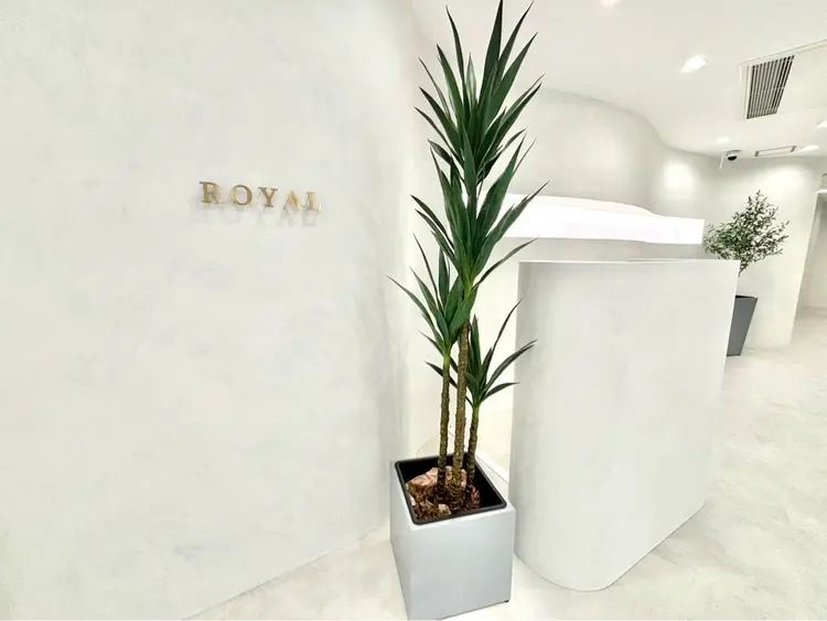 ROYALの内観・外観2