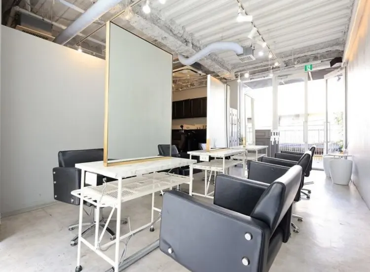 HOODSの内観・外観1