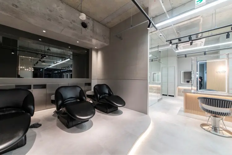 Lond Mirrorの内観・外観2