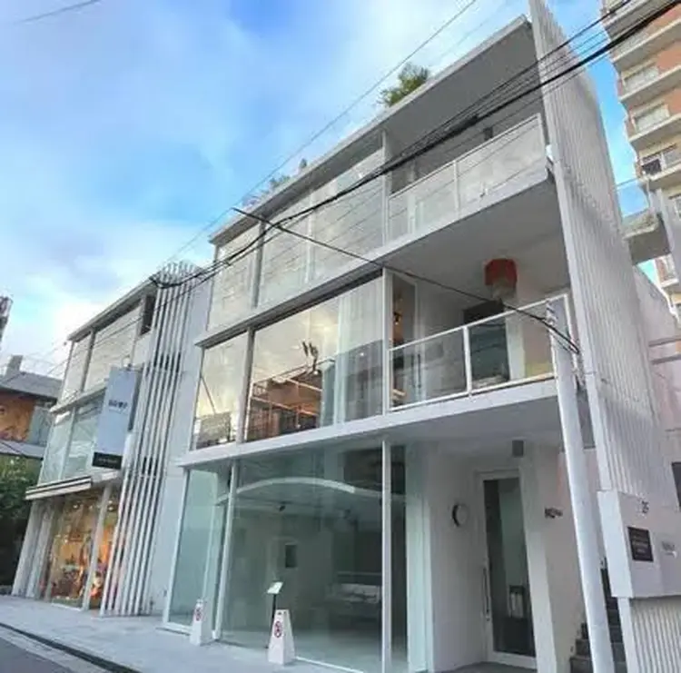 SALOWIN表参道HOLON店の内観・外観1