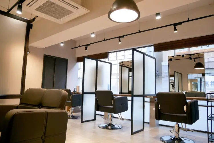 HAIR＆MAKE　EARTH　大泉学園店の内観・外観2