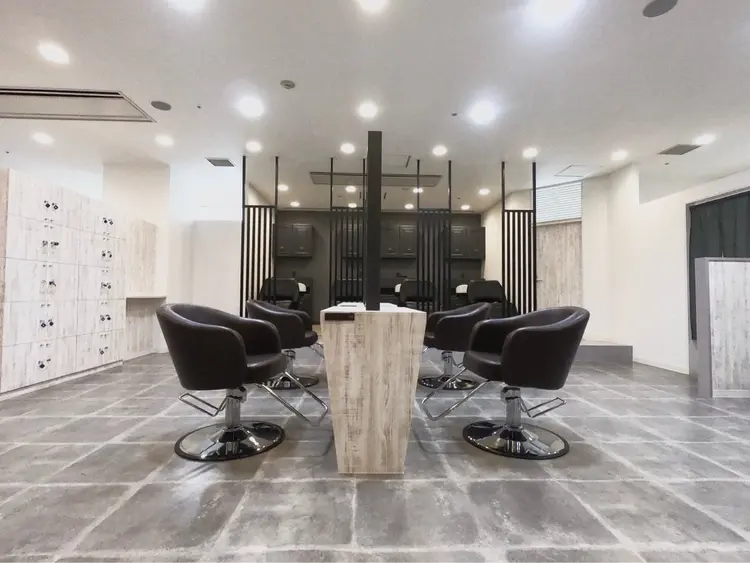 Bonheur 川西店の内観・外観1