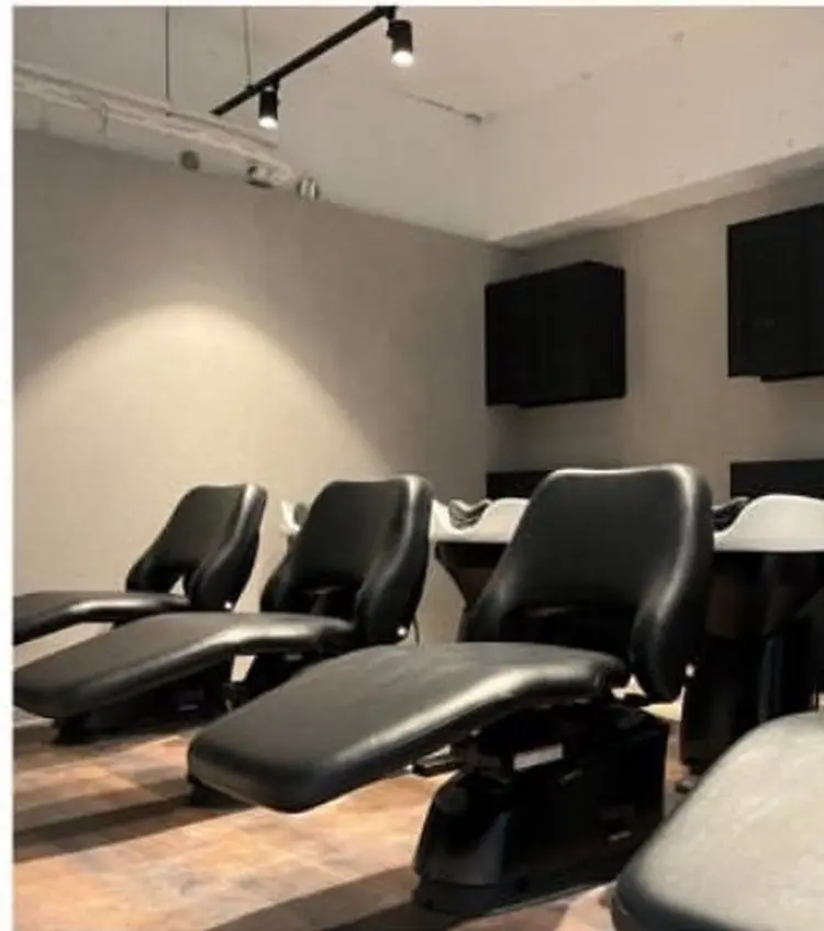 SALOWIN梅田茶屋町North店の内観・外観3