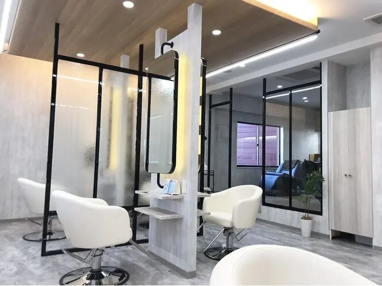 ursus by HEADLIGHT 水戸城南2丁目店の内観・外観1