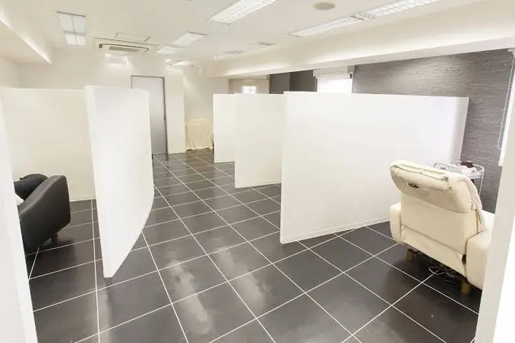 エサージュ表参道店の内観・外観2