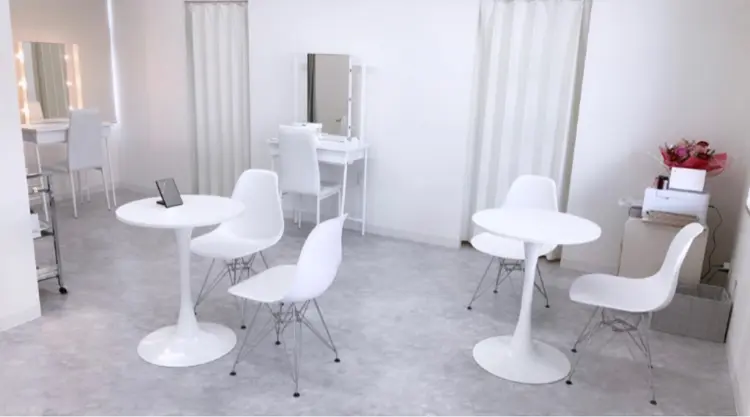 POLA 浦添店の内観・外観2