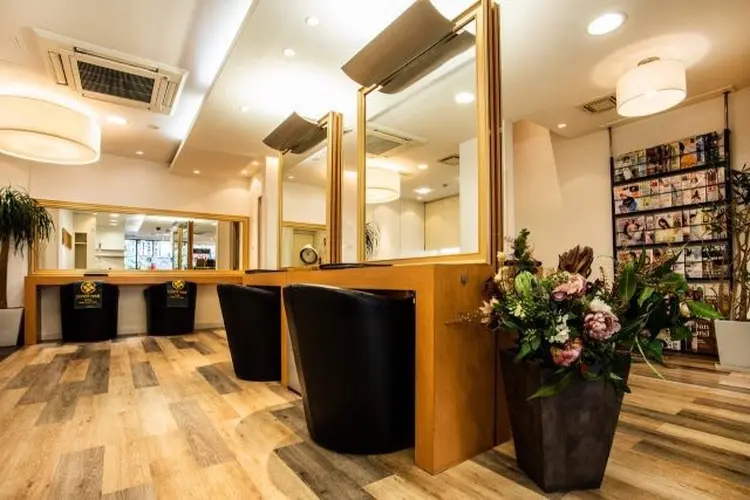 mod’s hair上尾西口店の内観・外観2