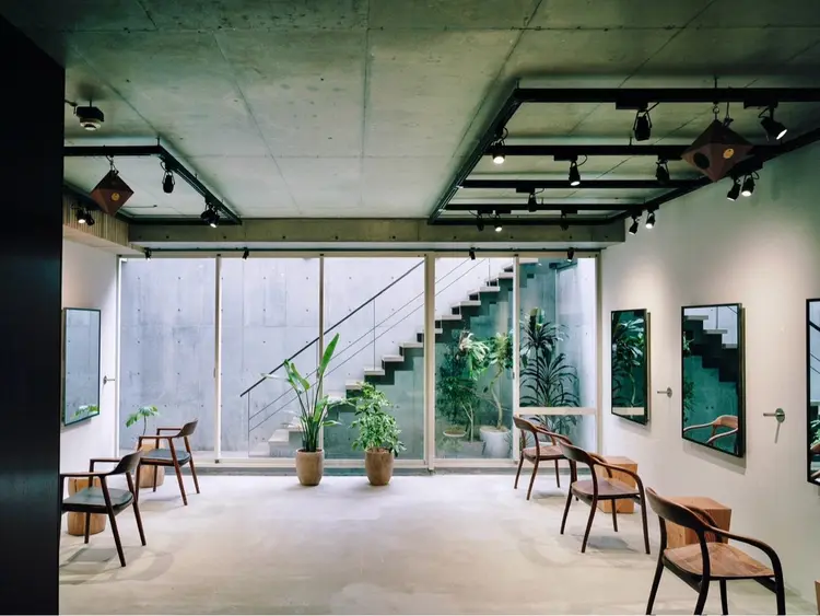 casiの内観・外観2