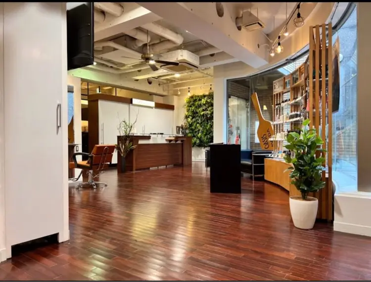 OASIS 表参道の内観・外観2