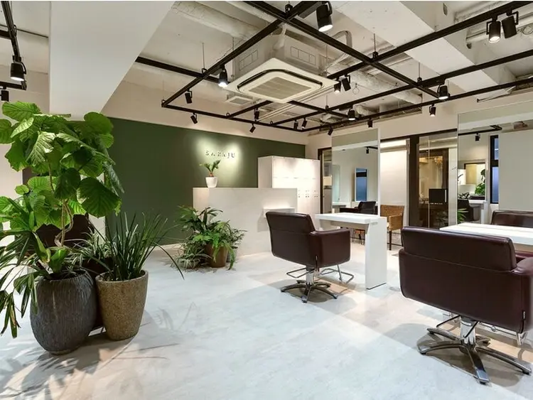 saraju 梅田店の内観・外観1