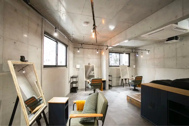 affix hair小岩駅前店の内観・外観1