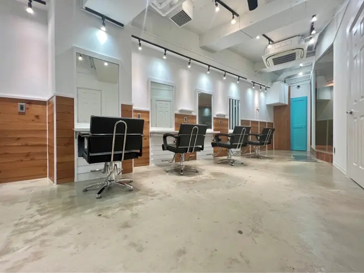 La fith hair wille 福山店の内観・外観1