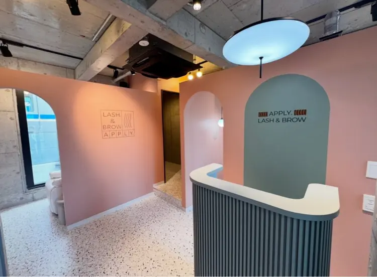 APPLY LASH & BLOWの内観・外観1