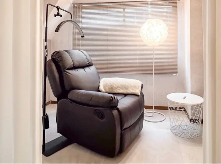 BROW+西梅田店[ブロウタス]の内観・外観1