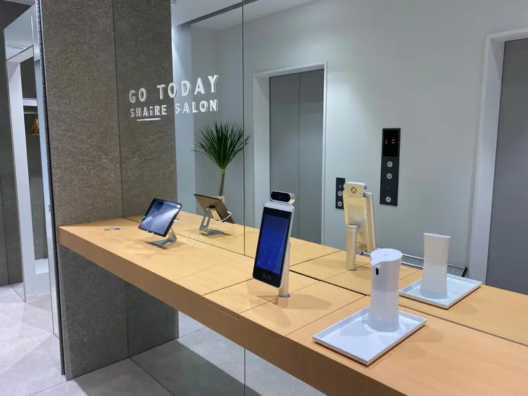 GO TODAY SHAiRE SALON 新宿Ciel店の内観・外観1