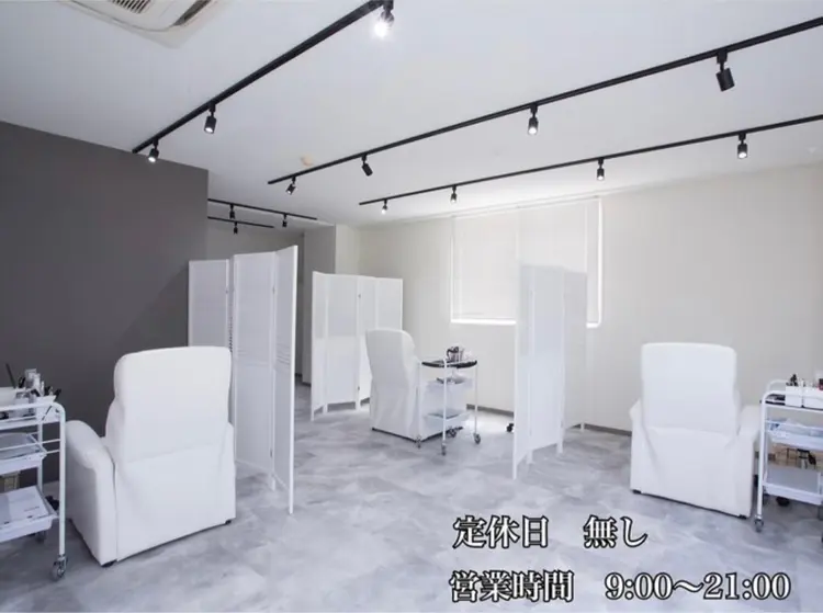 iBROW.岐阜店の内観・外観1