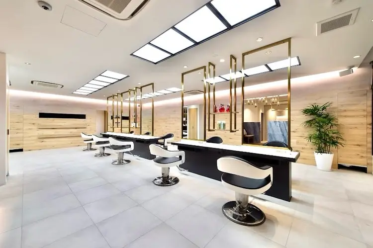 EARTH 葛西店の内観・外観1