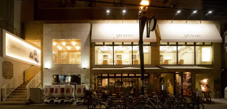 M'sアイブロウの内観・外観3