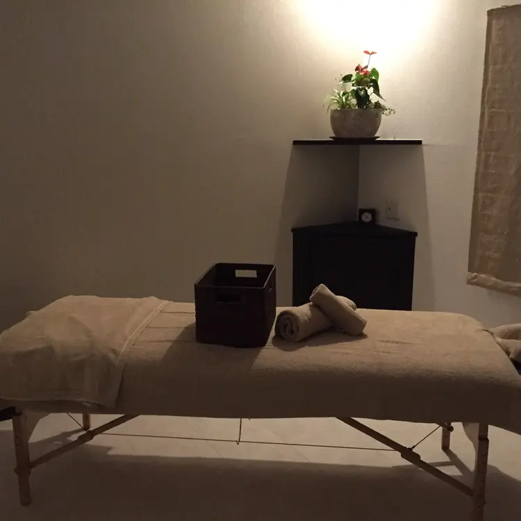 アグンの内観・外観1