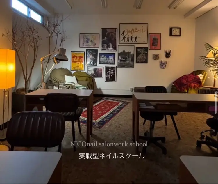 ニコネイルサロンワークスクールの内観・外観1