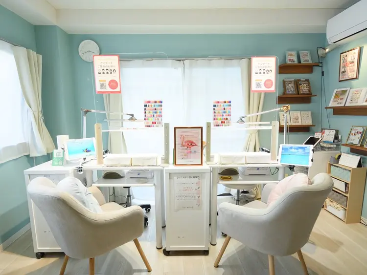 NailSalonMAHINAの内観・外観1