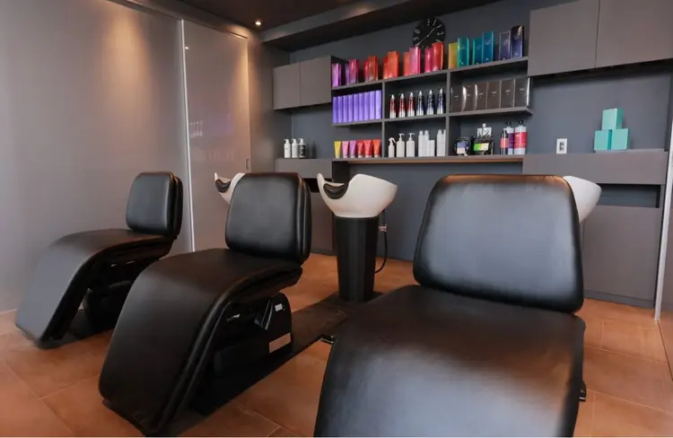 youres hair東新宿店の内観・外観3