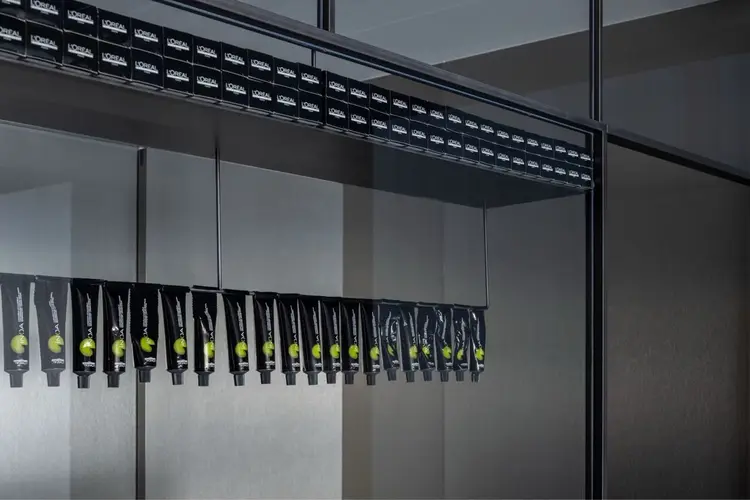 UNFEIGNED02の内観・外観1