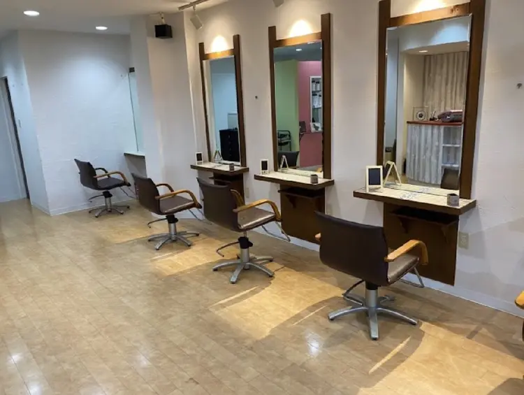 Color salon Biscariaの内観・外観2