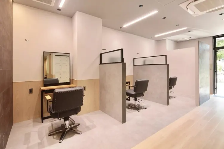 GO TODAY SHAiRE SALON 岡山店の内観・外観1