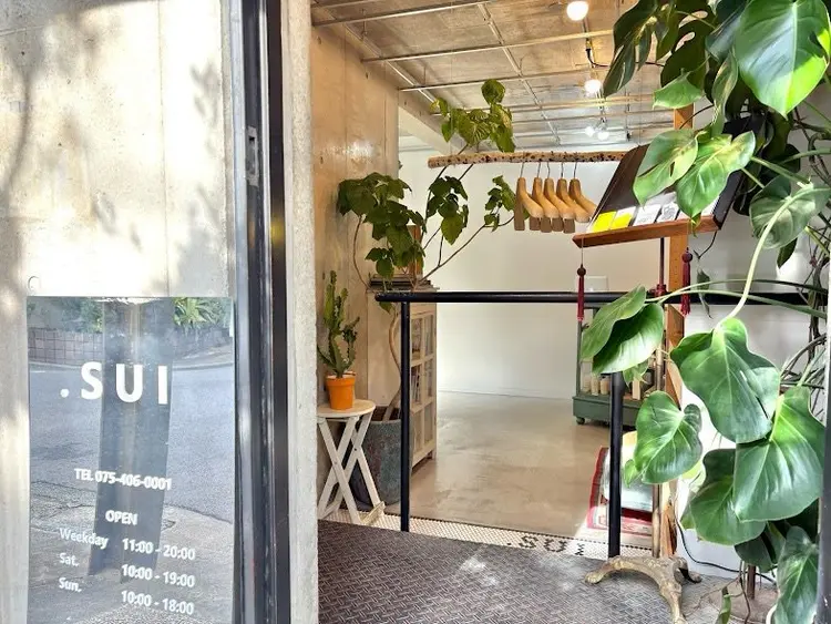 ULHAsalonの内観・外観1