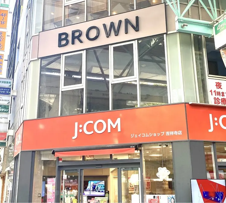 BROWNの内観・外観2