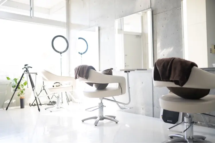 HOLONの内観・外観1