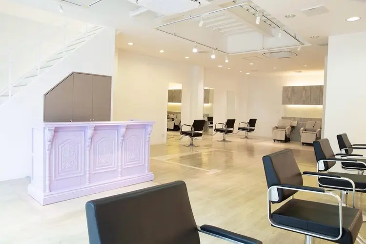 TIDEHAIR 茨木店の内観・外観2