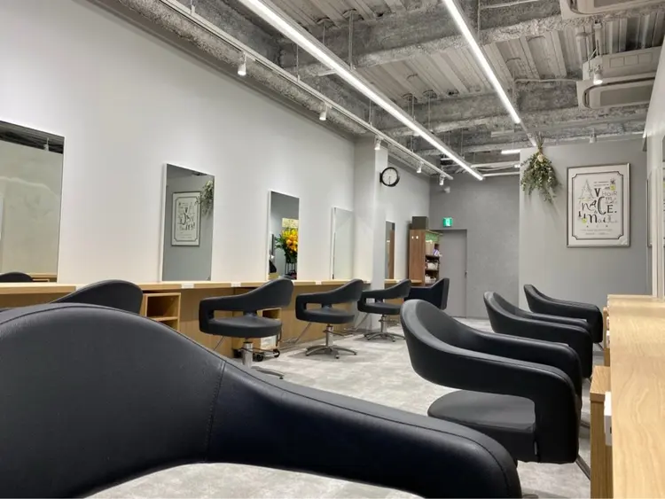 AVANCE.京橋店の内観・外観1