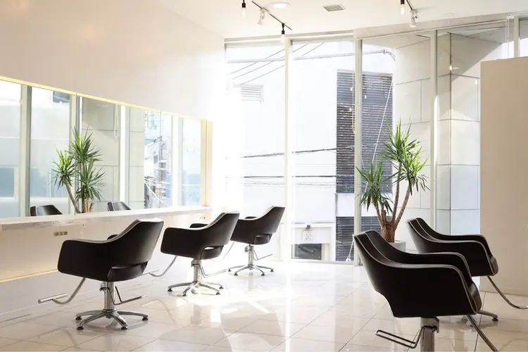 MEY HAIR / CURLYSの内観・外観1