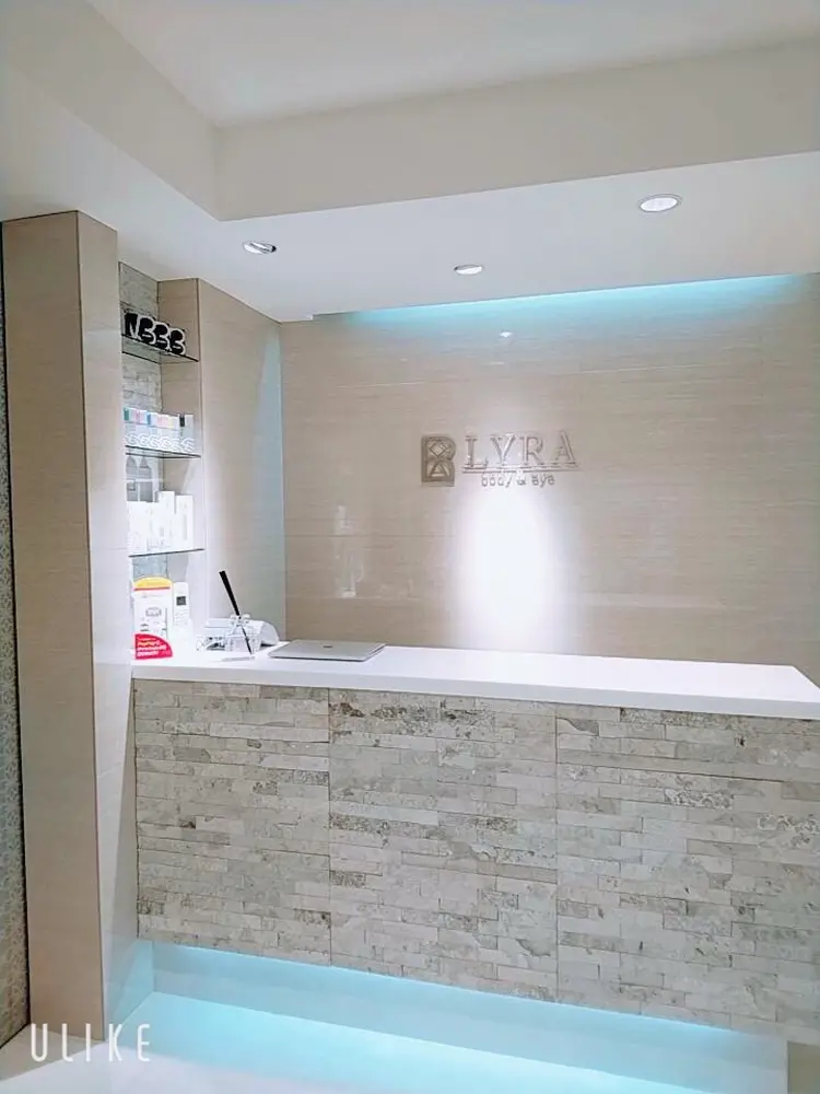 eye  salon LYRA 【アイサロン　リラ】の内観・外観2