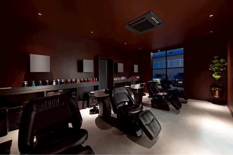 LIF by MIRROR TALKの内観・外観2