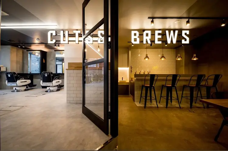 FRANK'SBARBERの内観・外観1