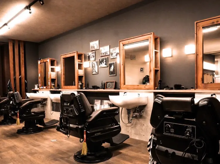 メンズサロンSTARの内観・外観1