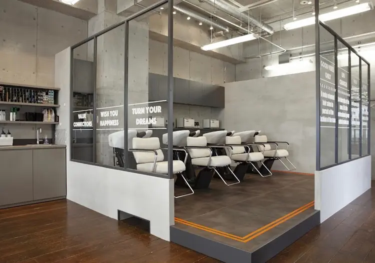 SPIN-OFF SHIFTの内観・外観2