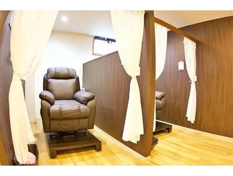 ビューティーサロンfeatherの内観・外観2