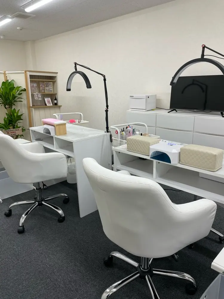 EmaNail+KIHAKUYA 東大阪瓢箪山店の内観・外観1