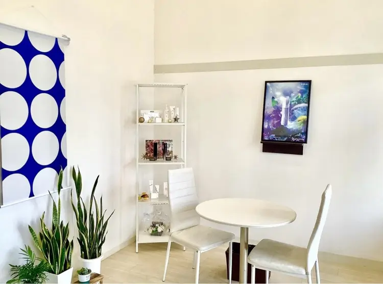 POLA四軒家店の内観・外観1