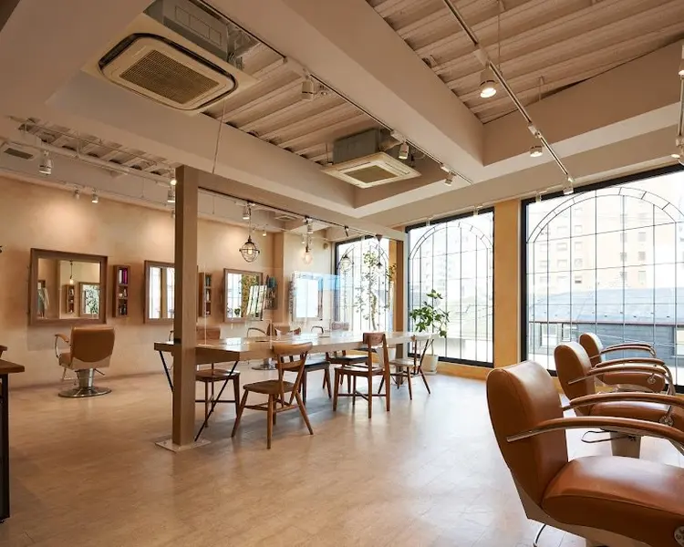 CANAAN hair salon 表参道店の内観・外観1