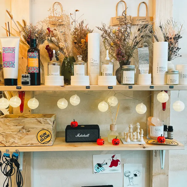 SUN GLOW  サングロウの内観・外観1