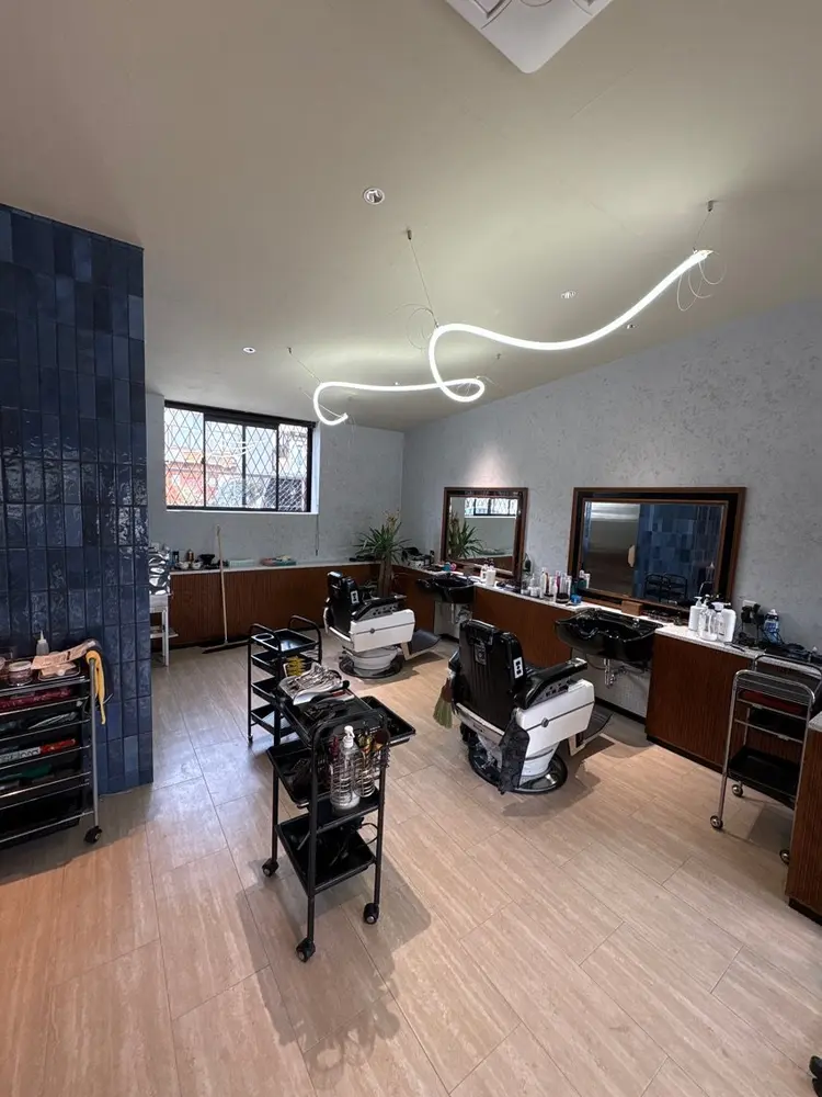 local barber mogeの内観・外観2