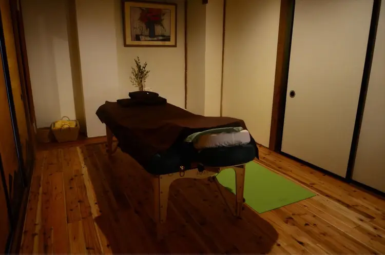 リラクゼーションサロン 月と樹の内観・外観1