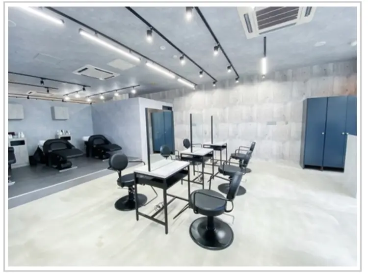 LUXBE LUCE 那覇小禄イオン店の内観・外観1