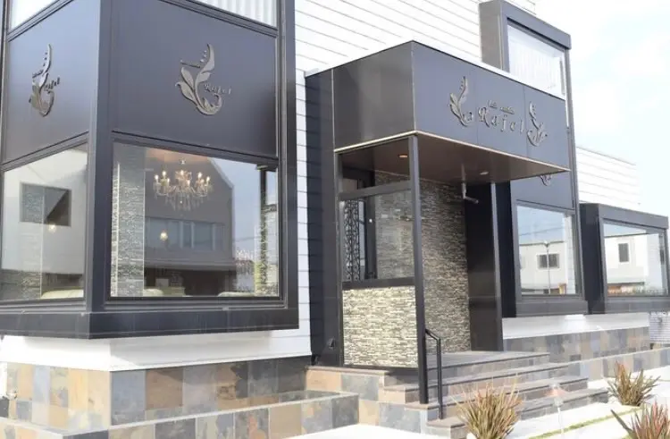 ヘアーアトリエラフェルの内観・外観1